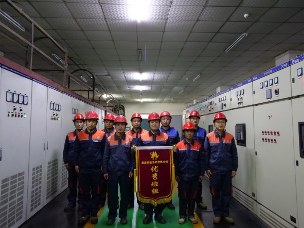 一軋鋼廠(chǎng)電氣長(zhǎng)白班.JPG